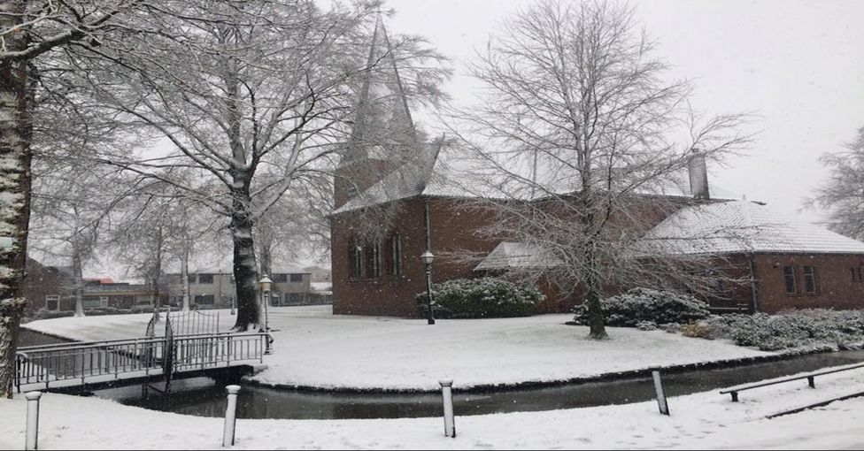 Kerk in sneeuw